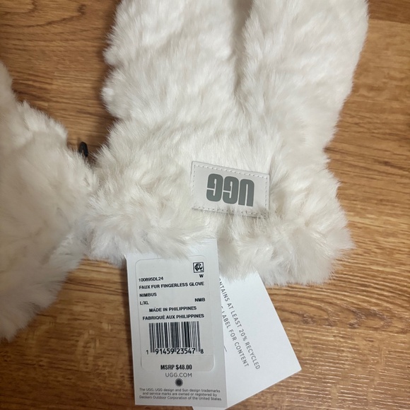 UGG Women's Faux Fur Fingerless Glove - Picture 10 of 11